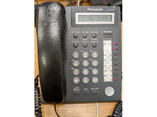 PoulaTo: For sale on block or separately: Panasonic call center, 15 telephone devices, Conference call device